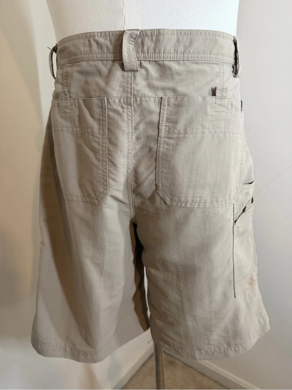 The North Face Men’s Outdoor Beige -SZ 34- 100% Nylon Hiking Cargo Shorts